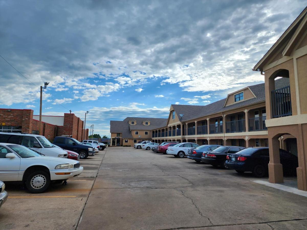Executive Inn Oklahoma Stadt Exterior foto