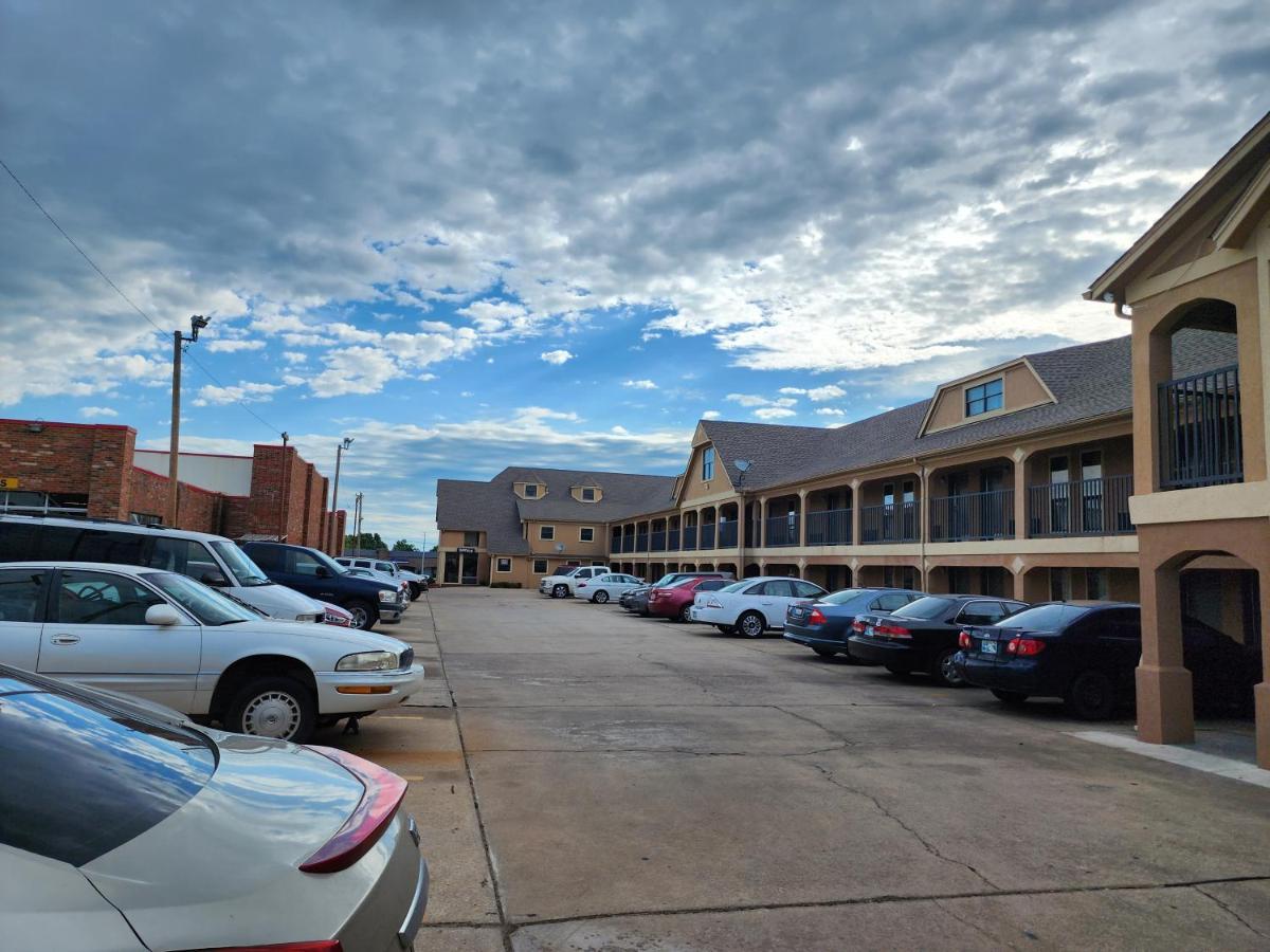 Executive Inn Oklahoma Stadt Exterior foto
